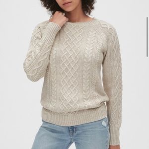 Gap sweater